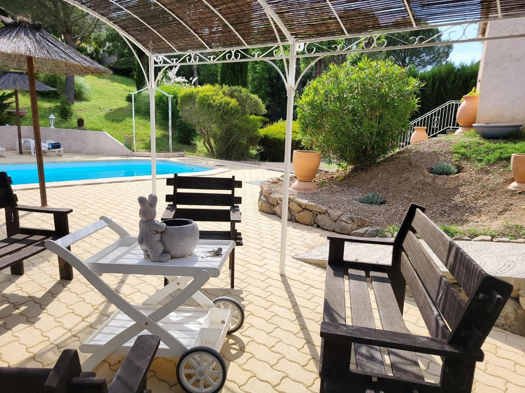 Villa La Soleiade: Lakeside Gites with AC near Cannes Montauroux Exterior photo
