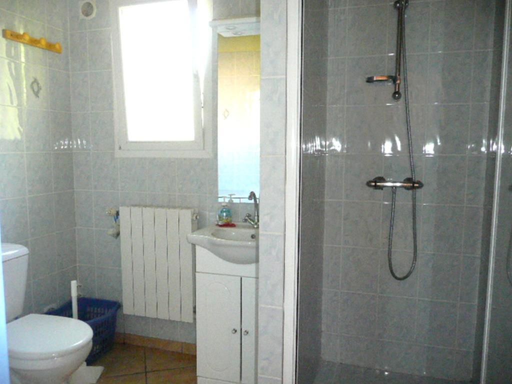 Villa La Soleiade: Lakeside Gites with AC near Cannes Montauroux Room photo