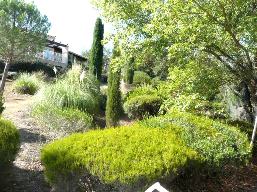 Villa La Soleiade: Lakeside Gites with AC near Cannes Montauroux Room photo