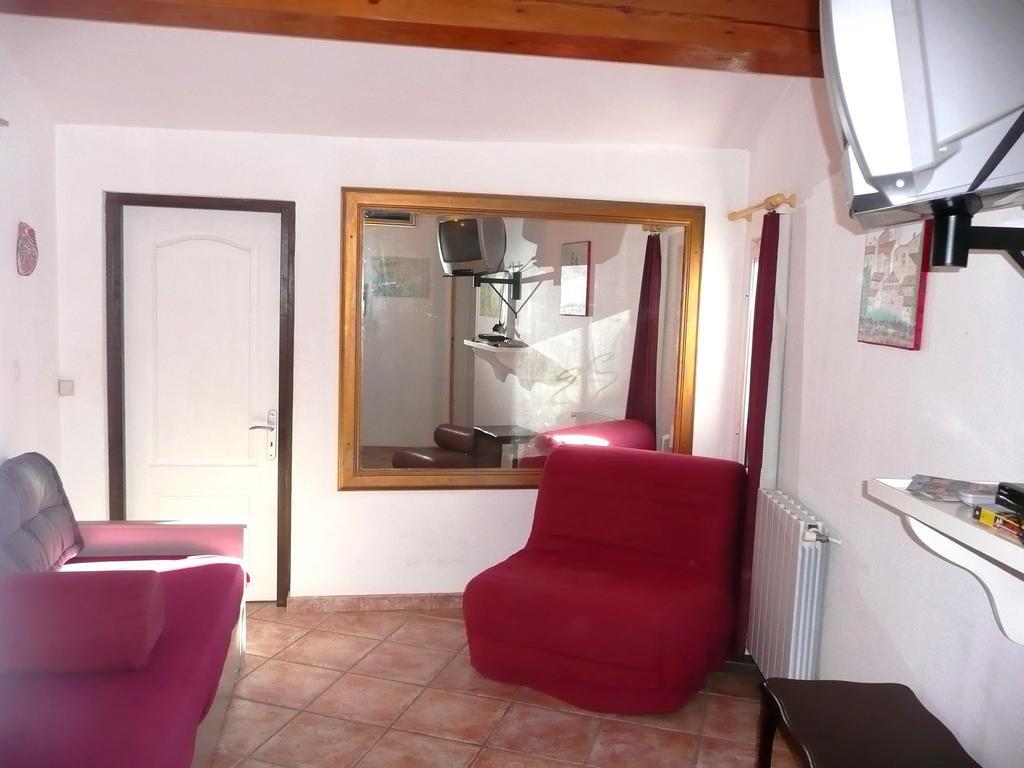 Villa La Soleiade: Lakeside Gites with AC near Cannes Montauroux Exterior photo